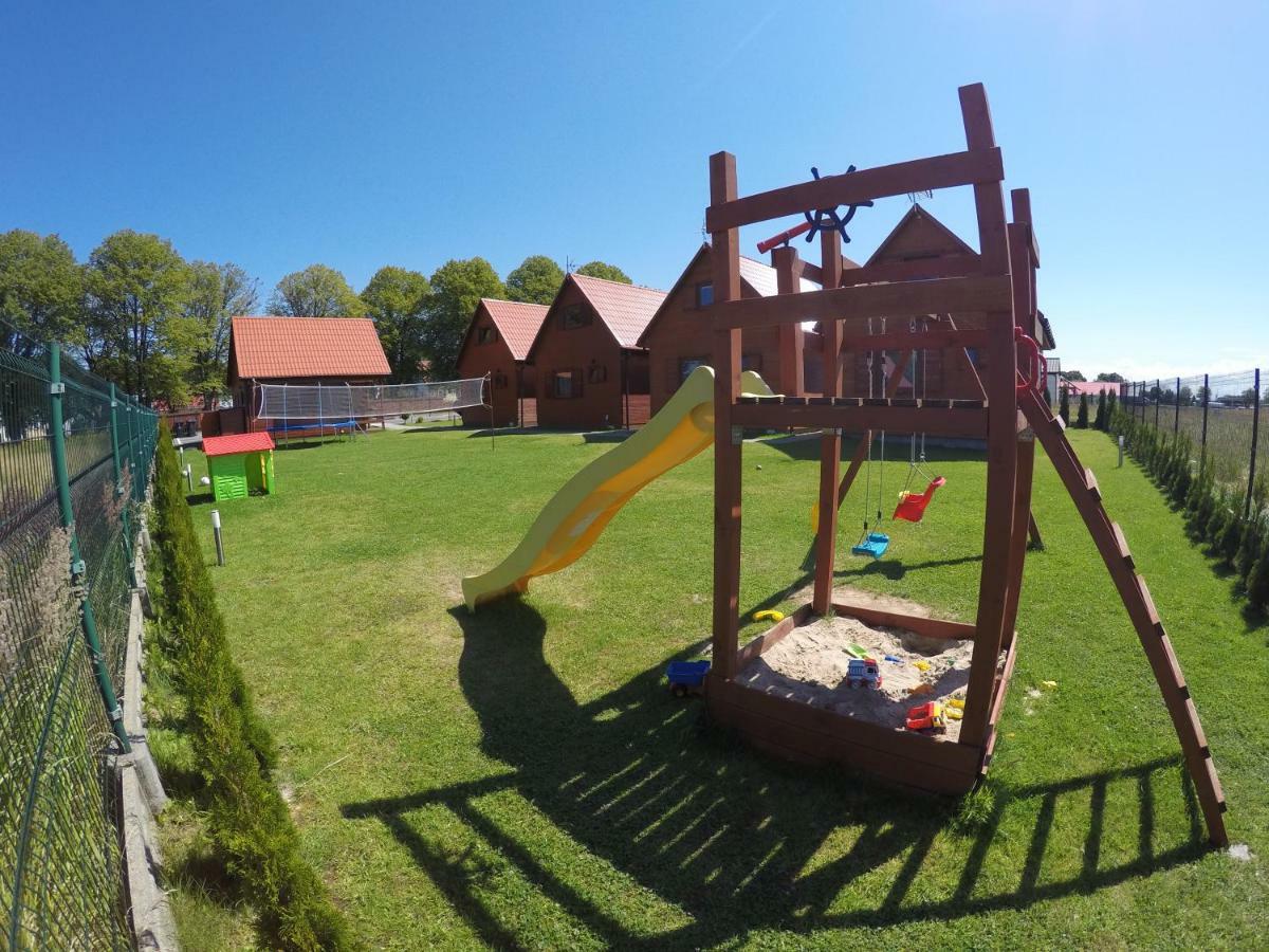 Domki Letniskowe Holiday Ustronie Morskie Exteriör bild